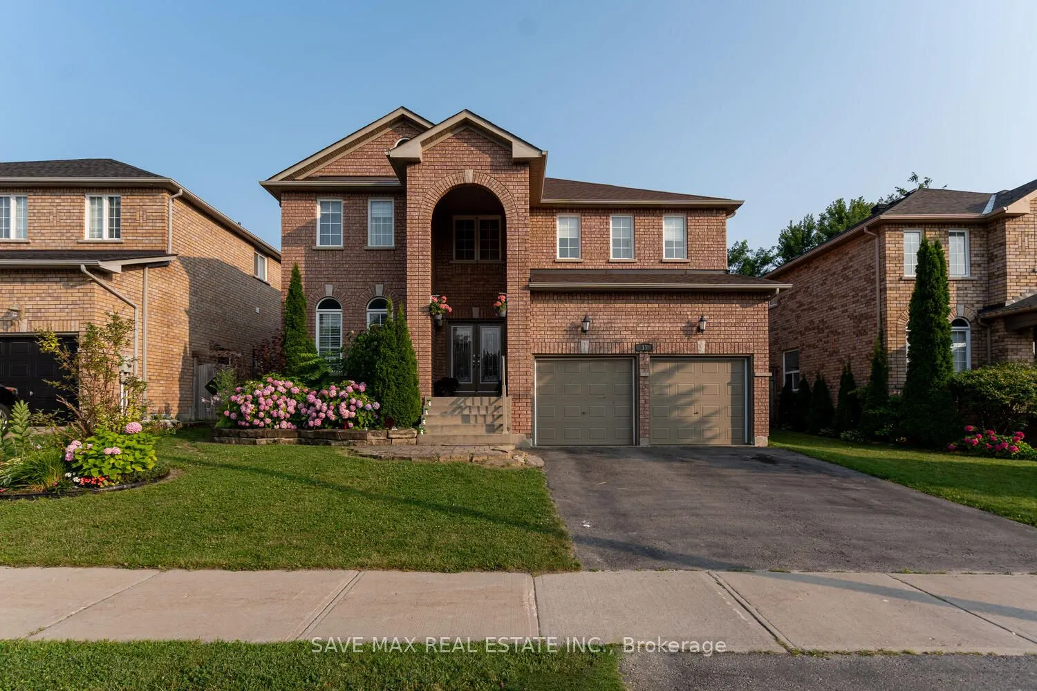 Detached Home For Sale | S9235988