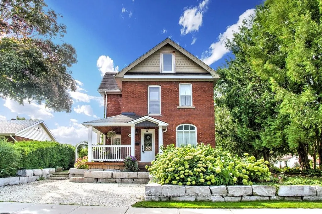 Detached Home For Sale | S9310927
