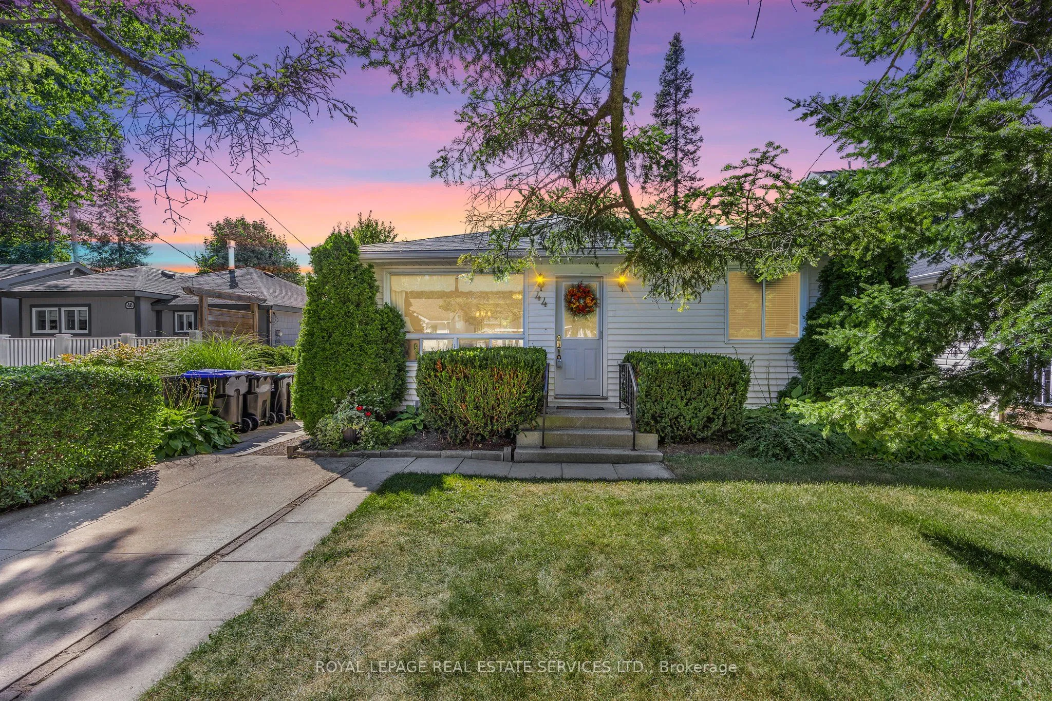 Detached Home For Sale | S9372063