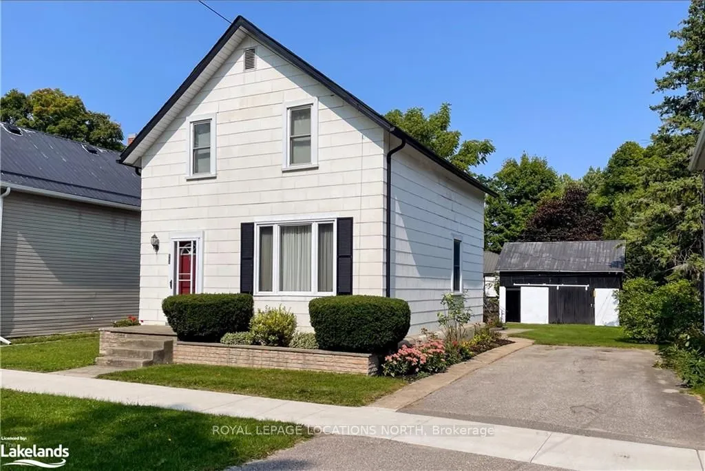 Detached Home For Sale | S9395338