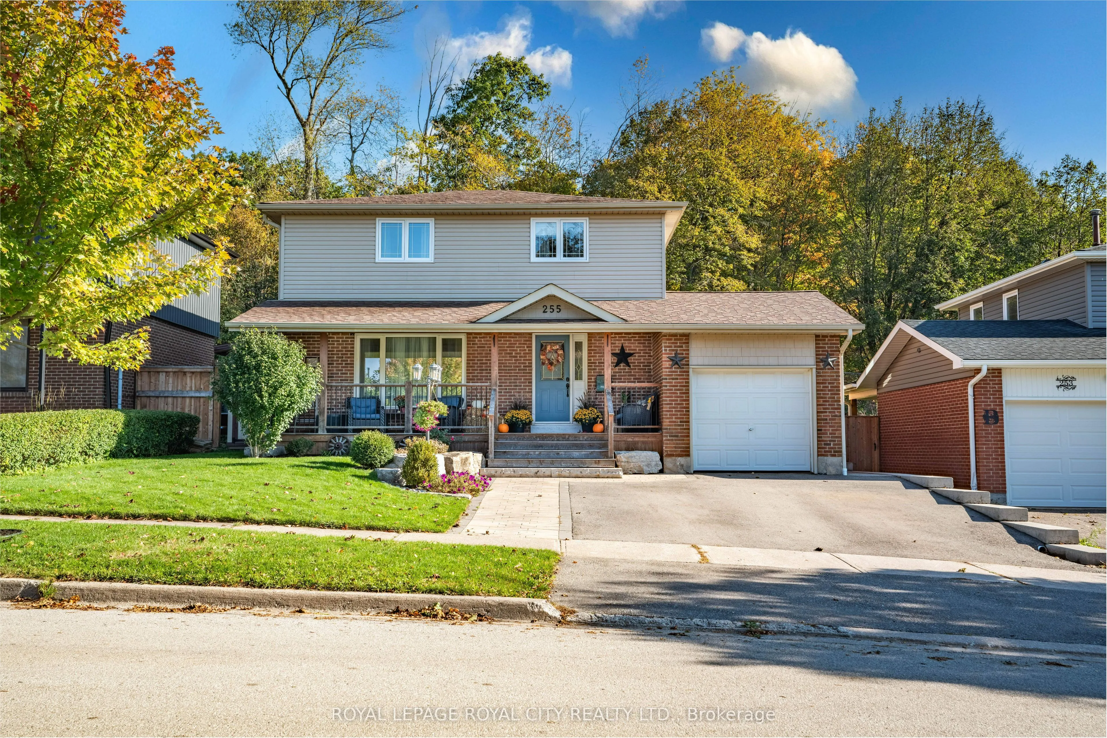 Detached Home For Sale | W11423141