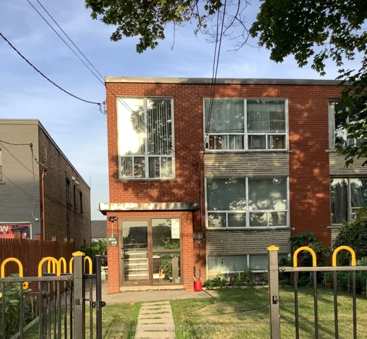 3602  Dufferin  Street, Toronto W05, ON M6A 2T2