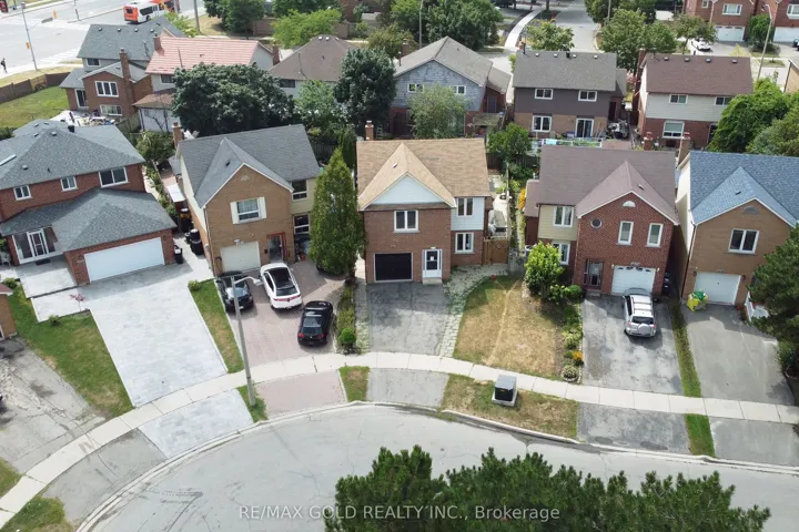 4032  Teakwood  Drive, Mississauga, ON L5C 3T5