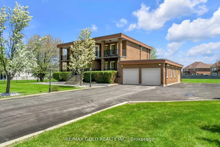 22  Tortoise  Court, Brampton, ON L6P 0A1