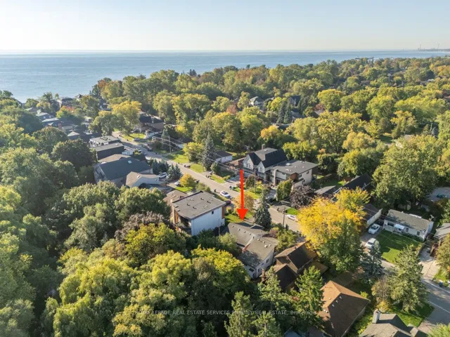 945  BEECHWOOD  Avenue, Mississauga, ON L5G 4E3