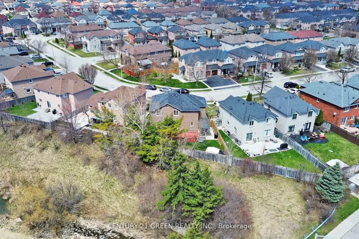 26  Dolphin Song  Crescent, Brampton, ON L6R 2A4