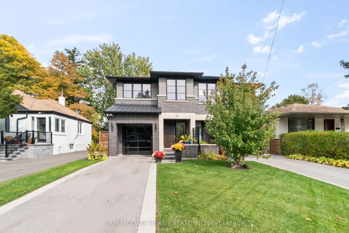 39  Oakwood N Avenue, Mississauga, ON L5G 3L8
