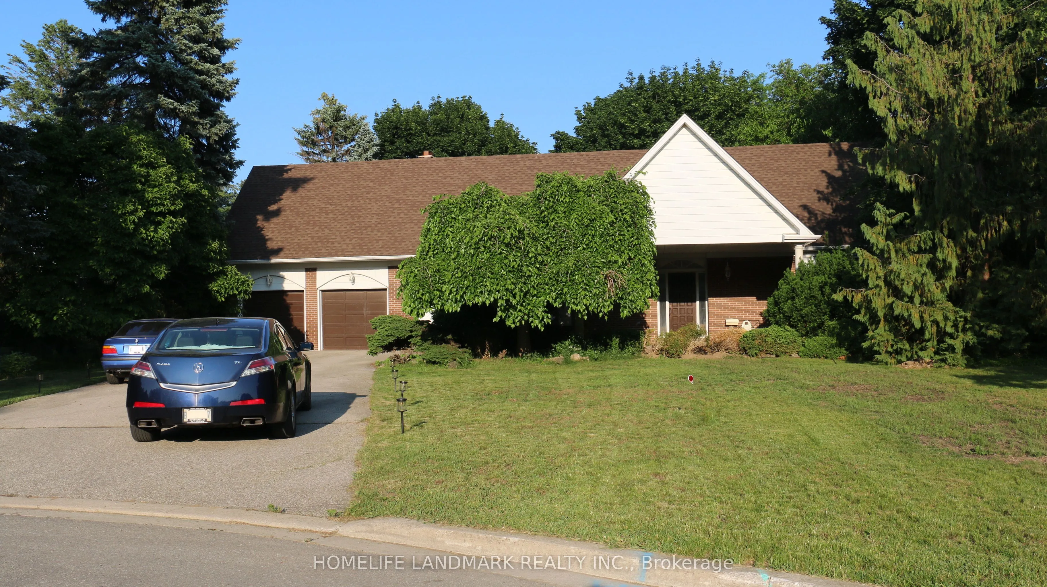 Detached Home For Lease | W12501228