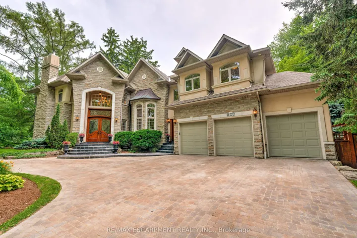106  Appleby  Place, Burlington, ON L7L 2X1