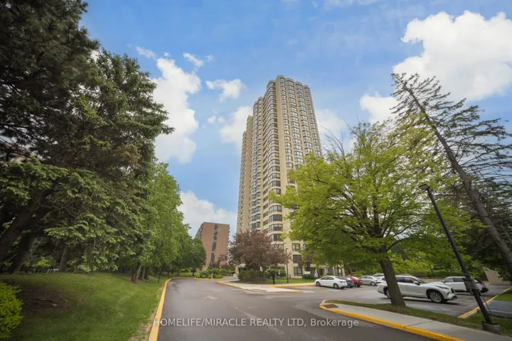 8  Lisa  Street, Brampton, ON L6T 4S6