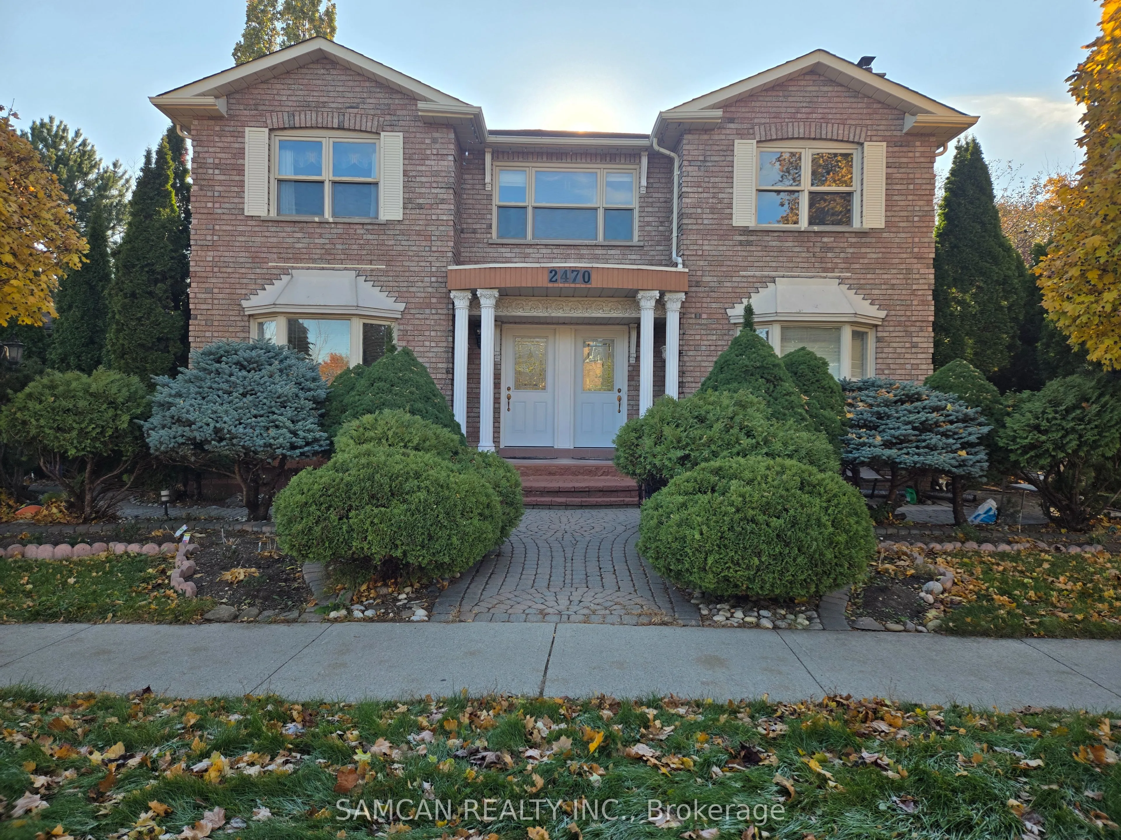 Detached Home For Lease | W12547598