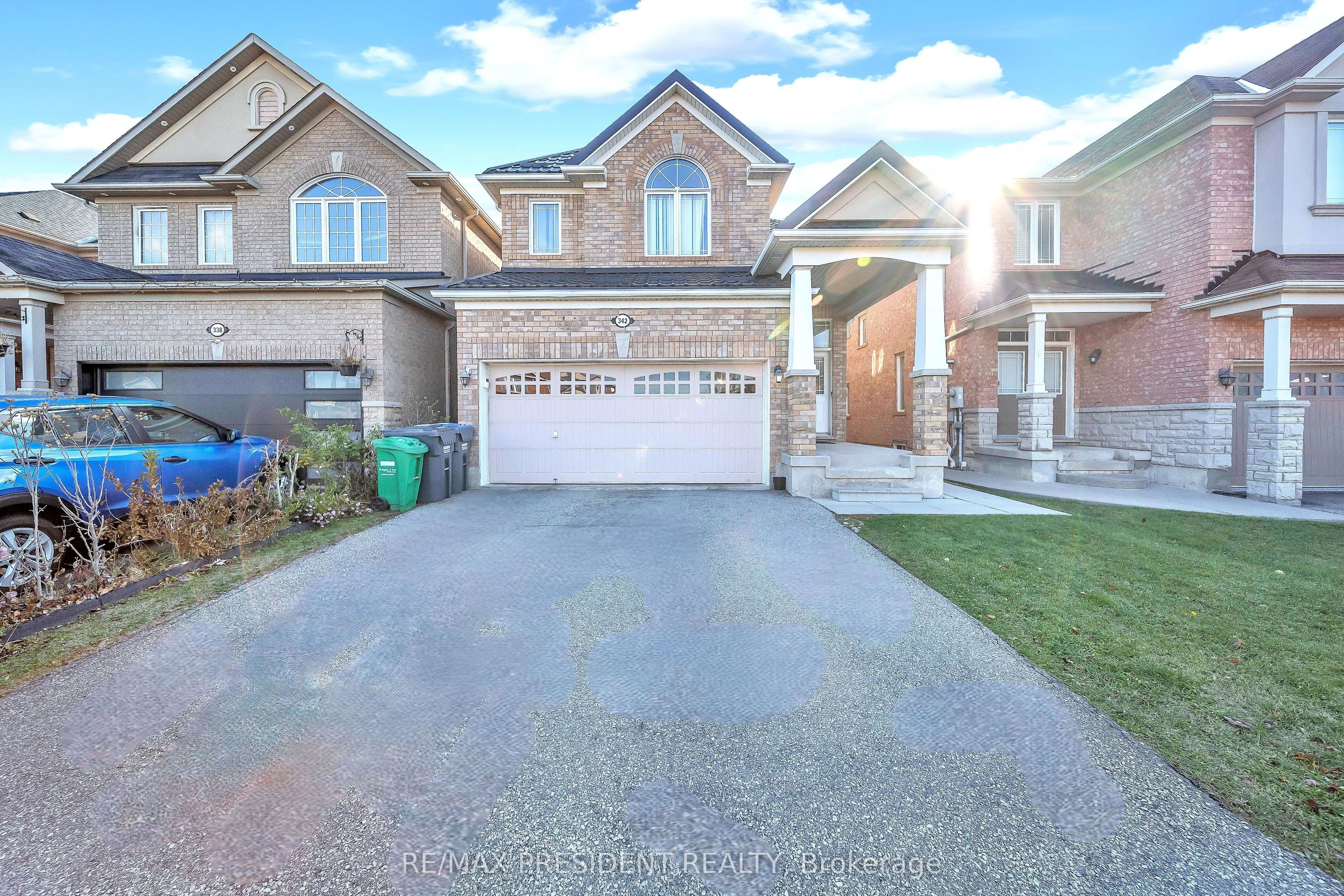Detached Home For Sale | W12568628