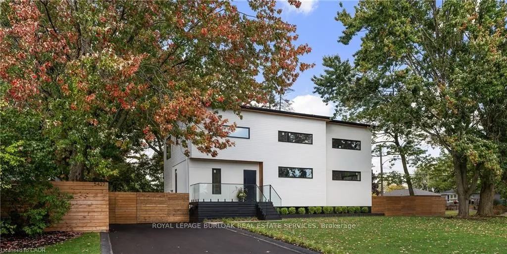 Detached Home For Sale | W12569682