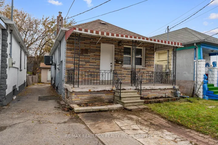 1237  Glencairn  Avenue, Toronto W04, ON M6B 2B6
