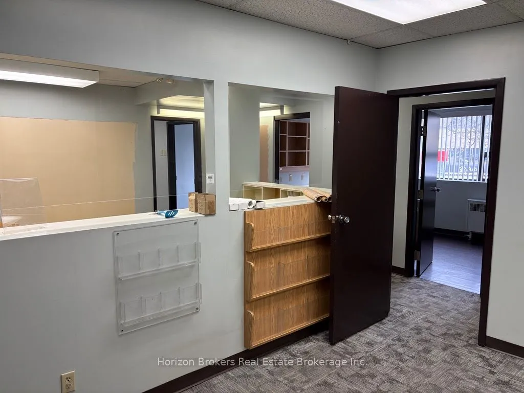 Office For Lease | W12574604