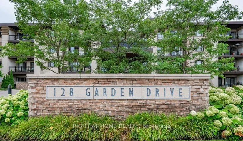 128  Garden  Drive, Oakville, ON L6K 2W5