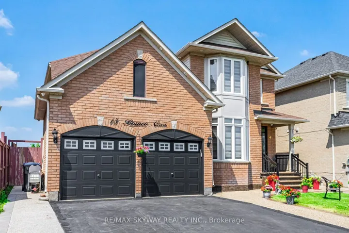 15  Borneo  Crescent, Brampton, ON L6R 3C6