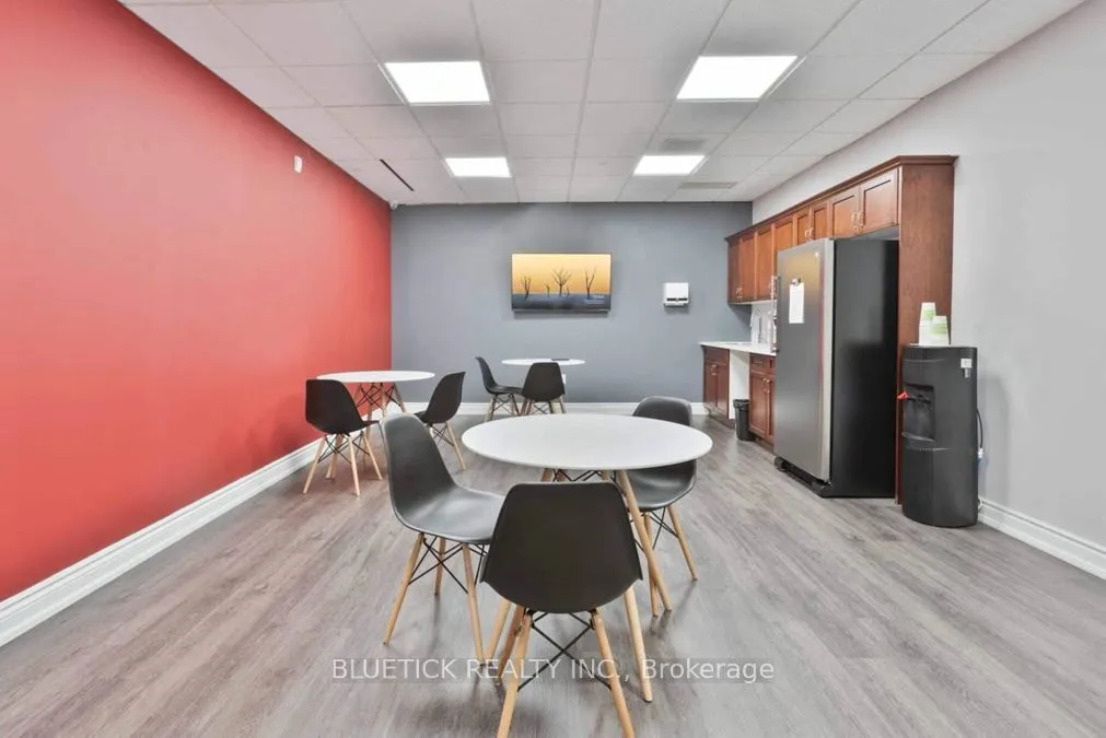 Office For Lease | W12586052