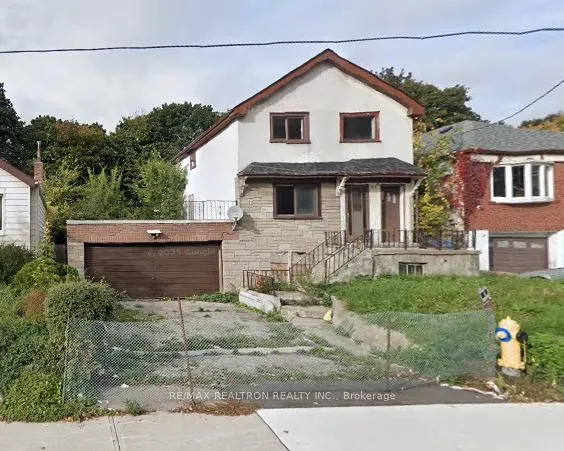 594  Ridelle  Avenue, Toronto W04, ON M6B 1K9
