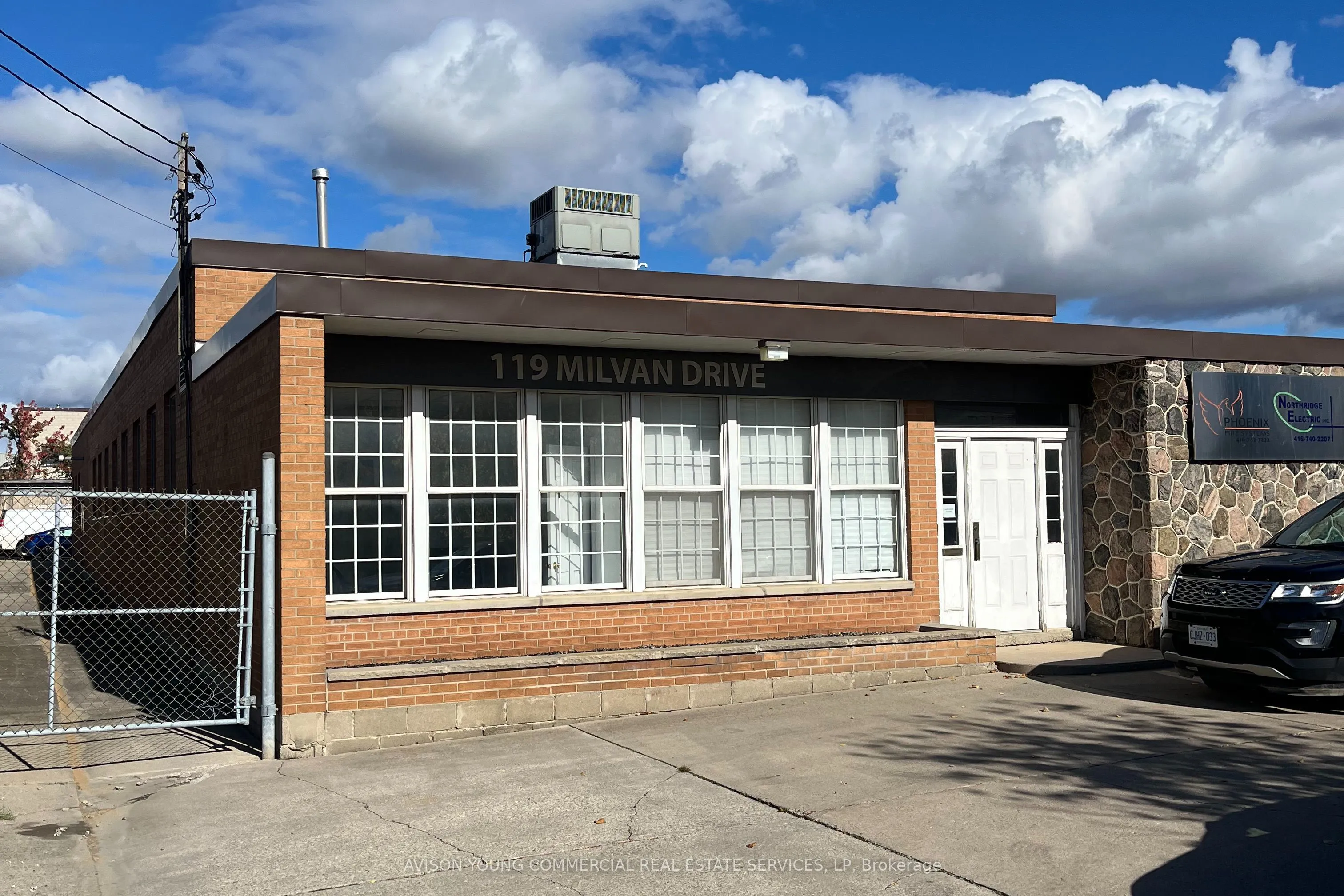 Industrial Property For Sale | W12602544