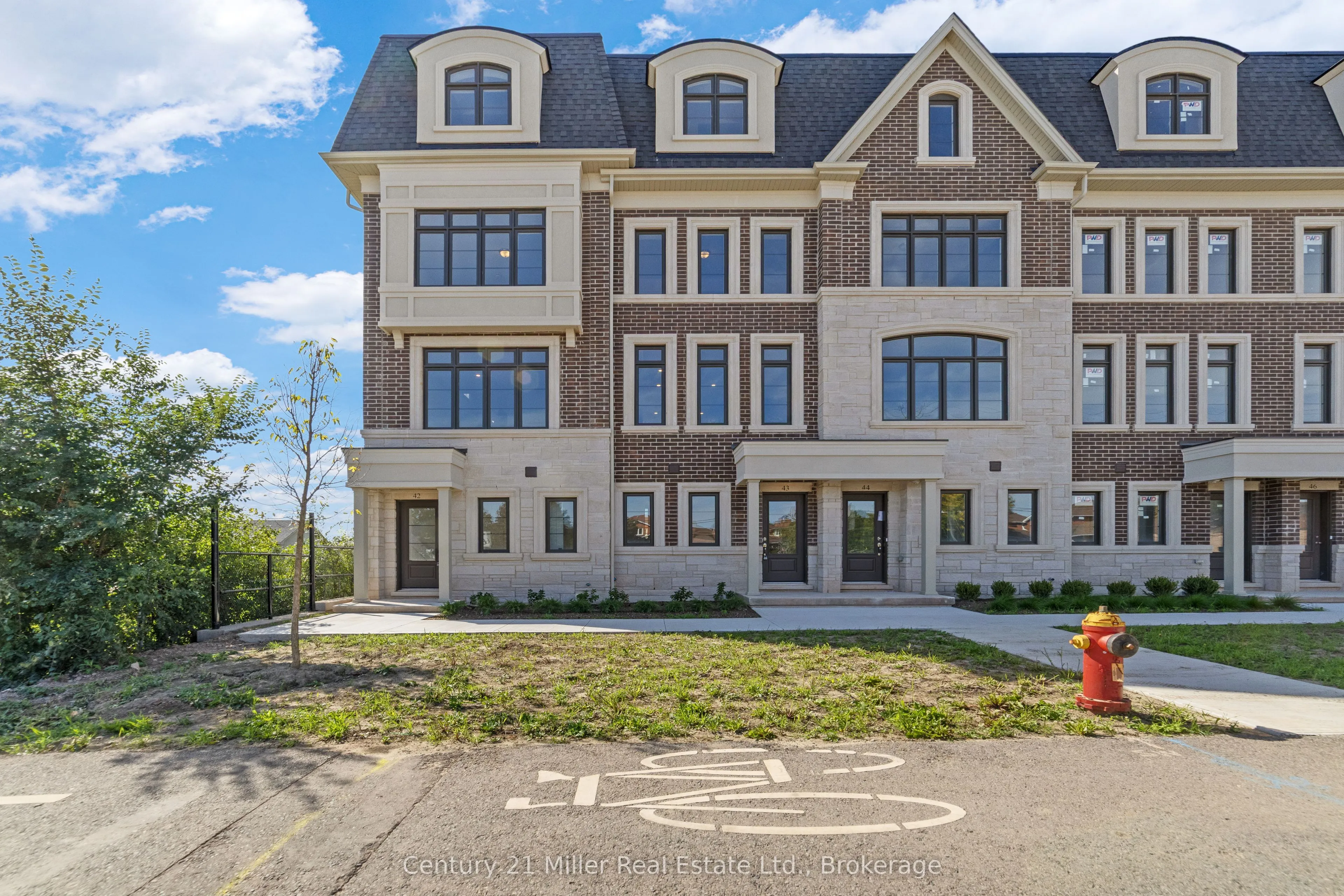 Property For Sale | W12609684