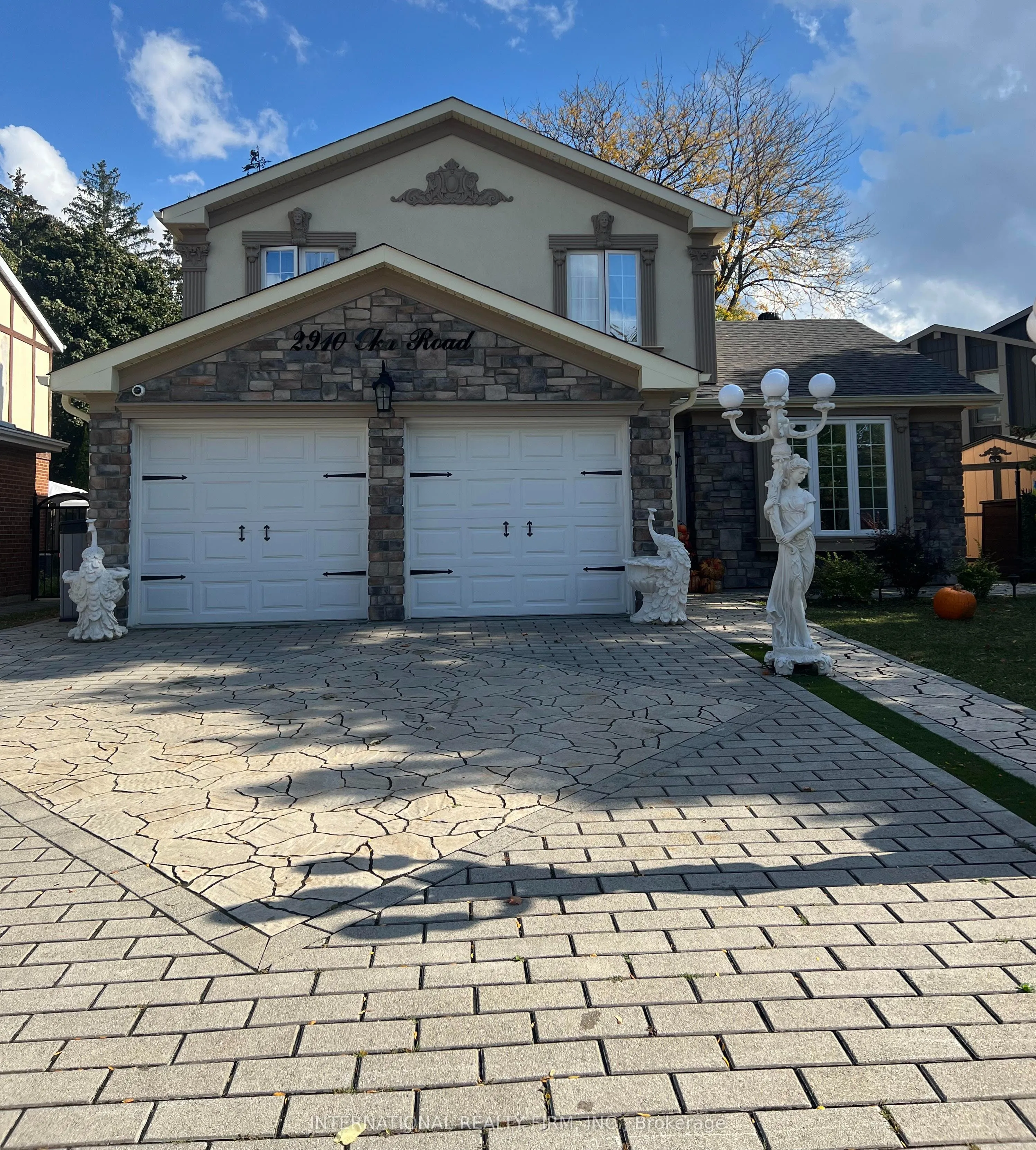 Detached Home For Sale | W12629026