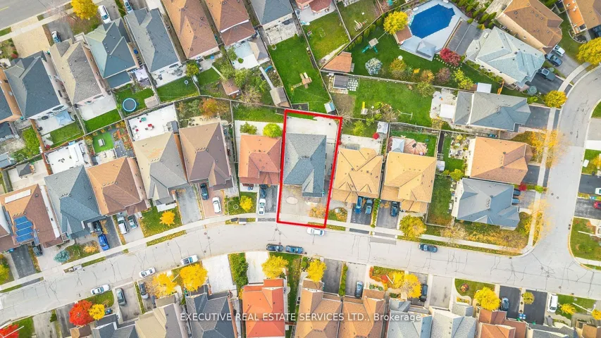 16  Sandway  Drive, Brampton, ON L7A 2T9