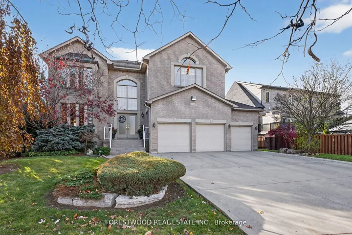 971  Lovingston  Crescent, Mississauga, ON L4W 3V7