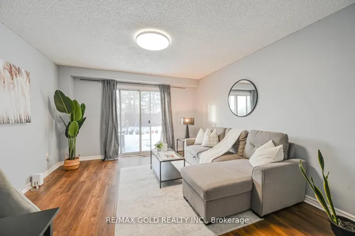 73  Chipmunk  Crescent, Brampton, ON L6R 1B4