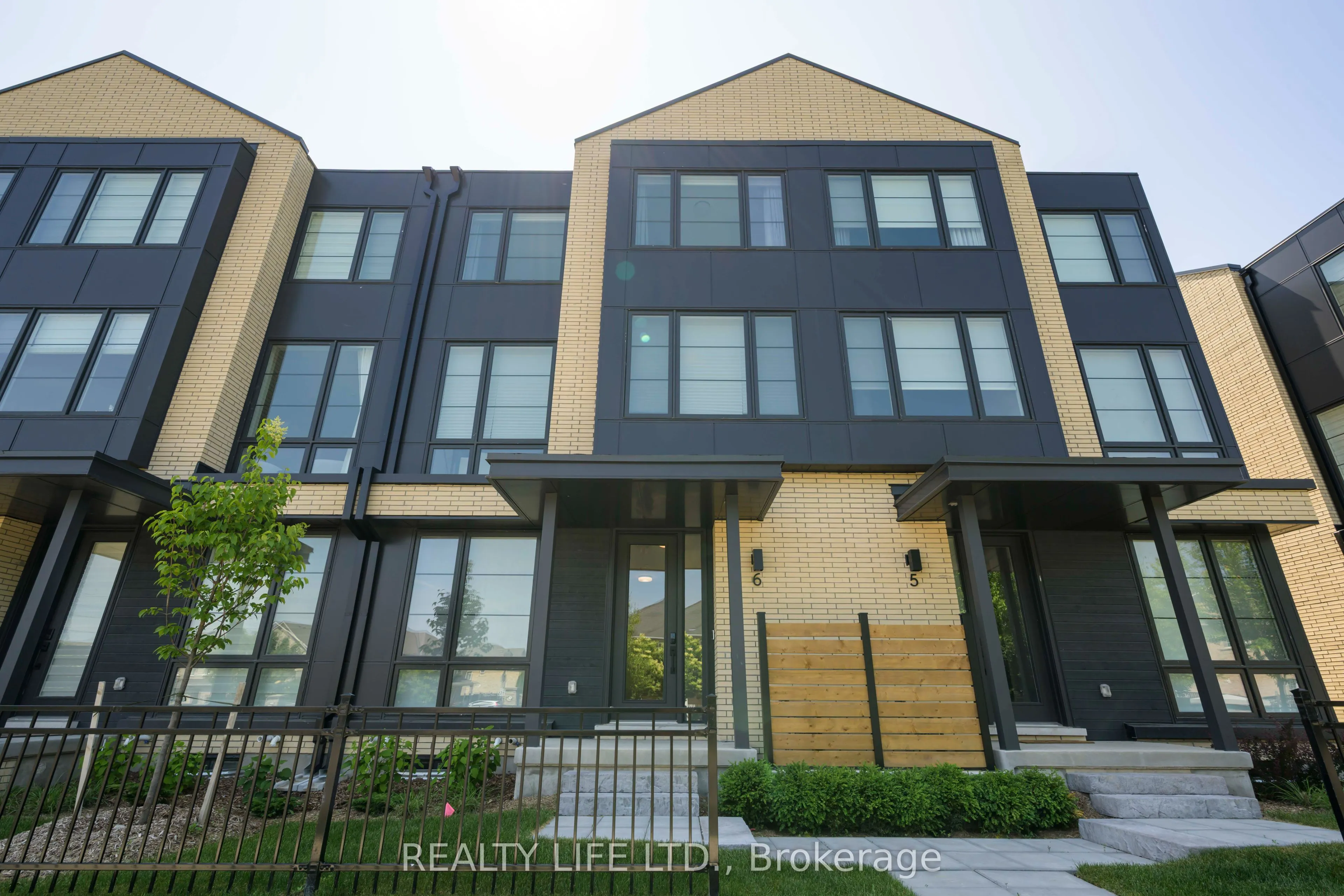 Property For Sale | W12664470