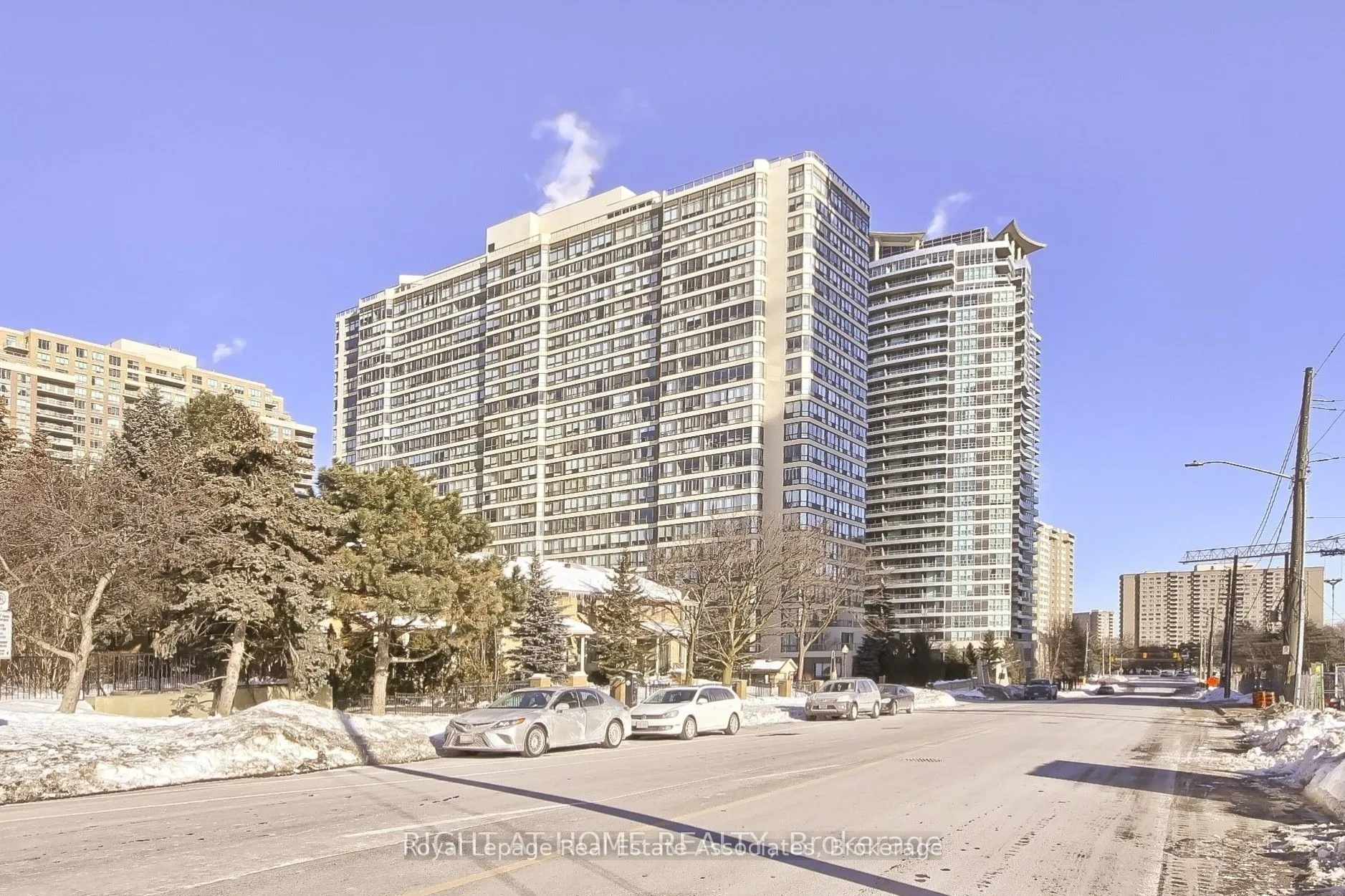 Property For Sale | W12668816