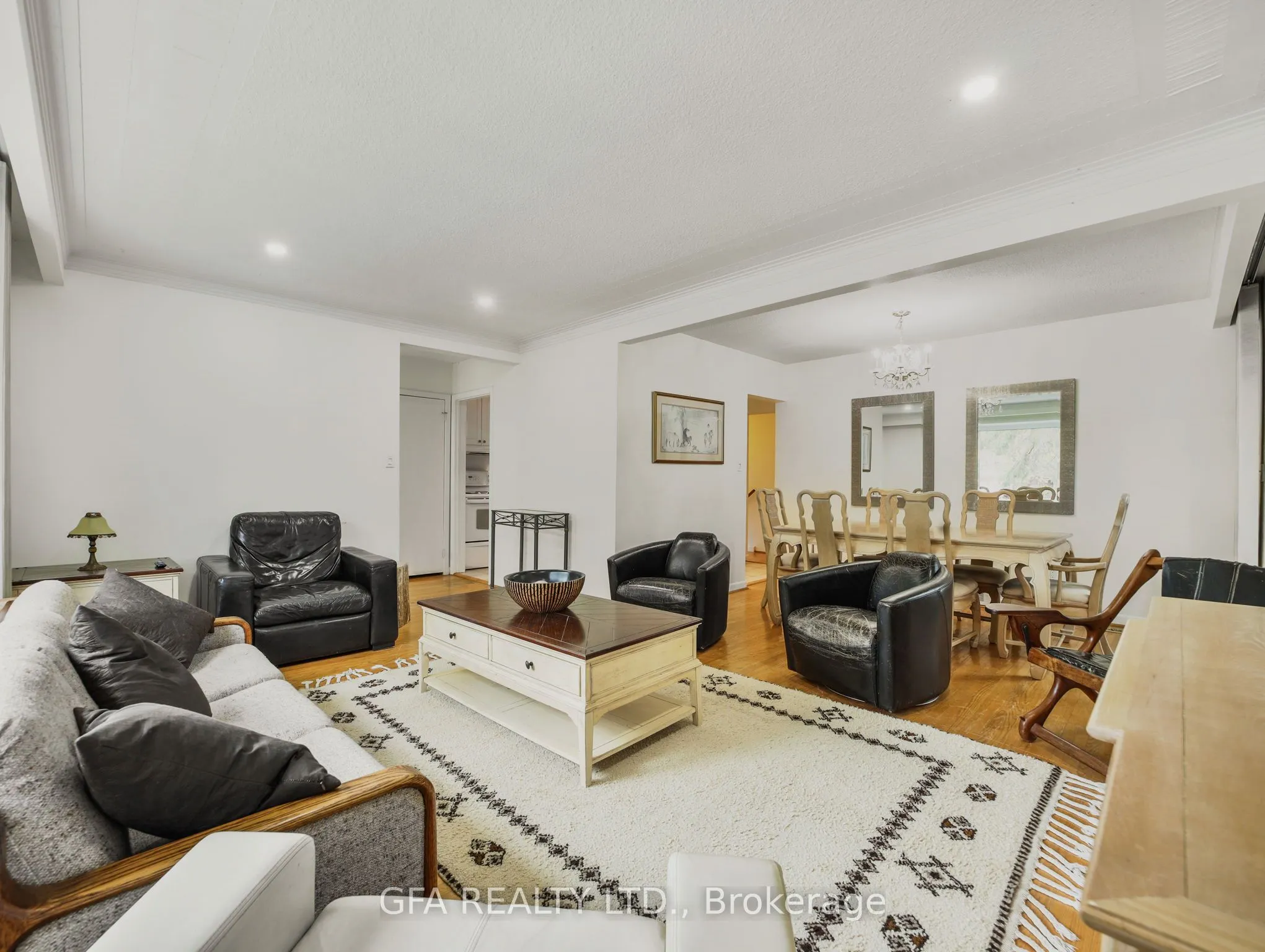 Detached Home For Sale | W12679326