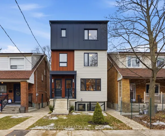 68  Westholme  Avenue, Toronto W02, ON M6P 3B8