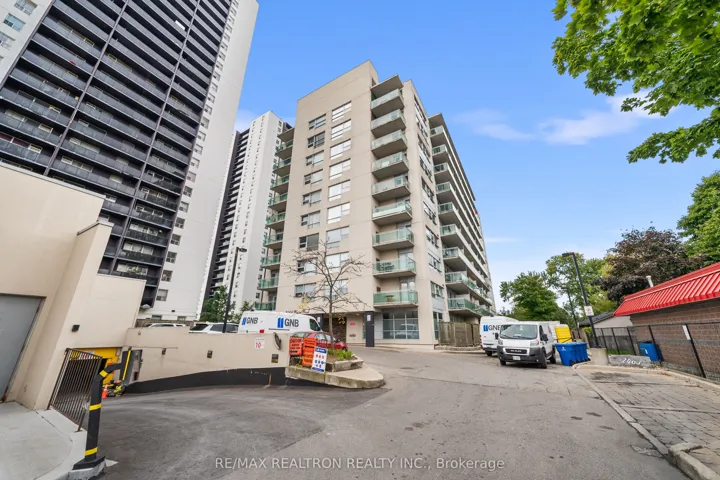 2464  Weston  Road, Toronto W04, ON M9N 0A2