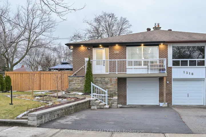 1316  Erinmore  Drive, Mississauga, ON L5C 1N7