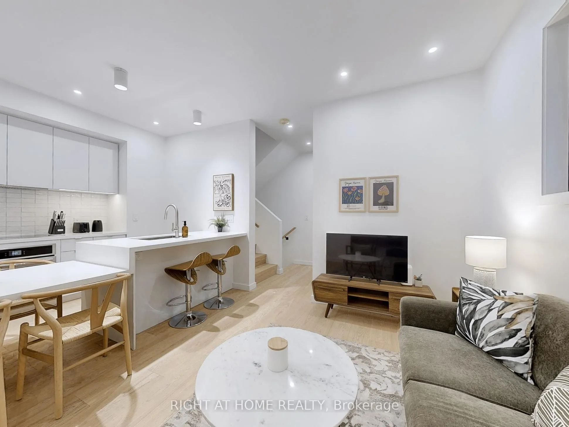 Multiplex For Lease | W12702966