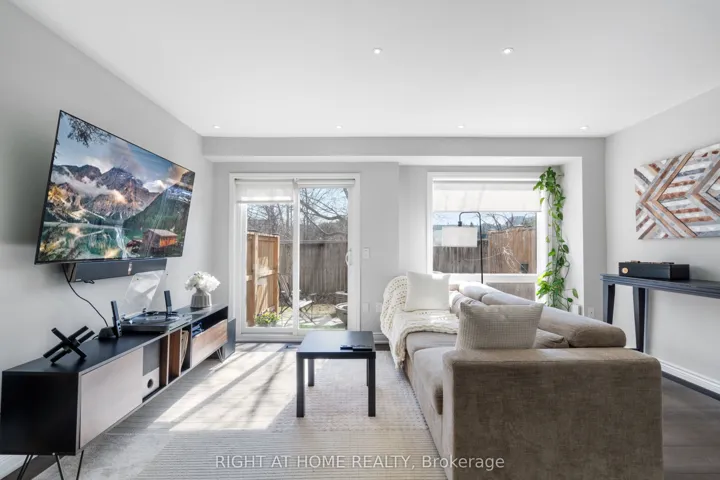 2088  Leanne  Boulevard, Mississauga, ON L5K 2S7
