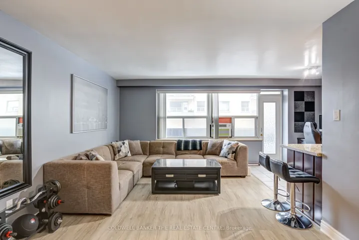 50  Gulliver  Road, Toronto W04, ON M6M 2N2