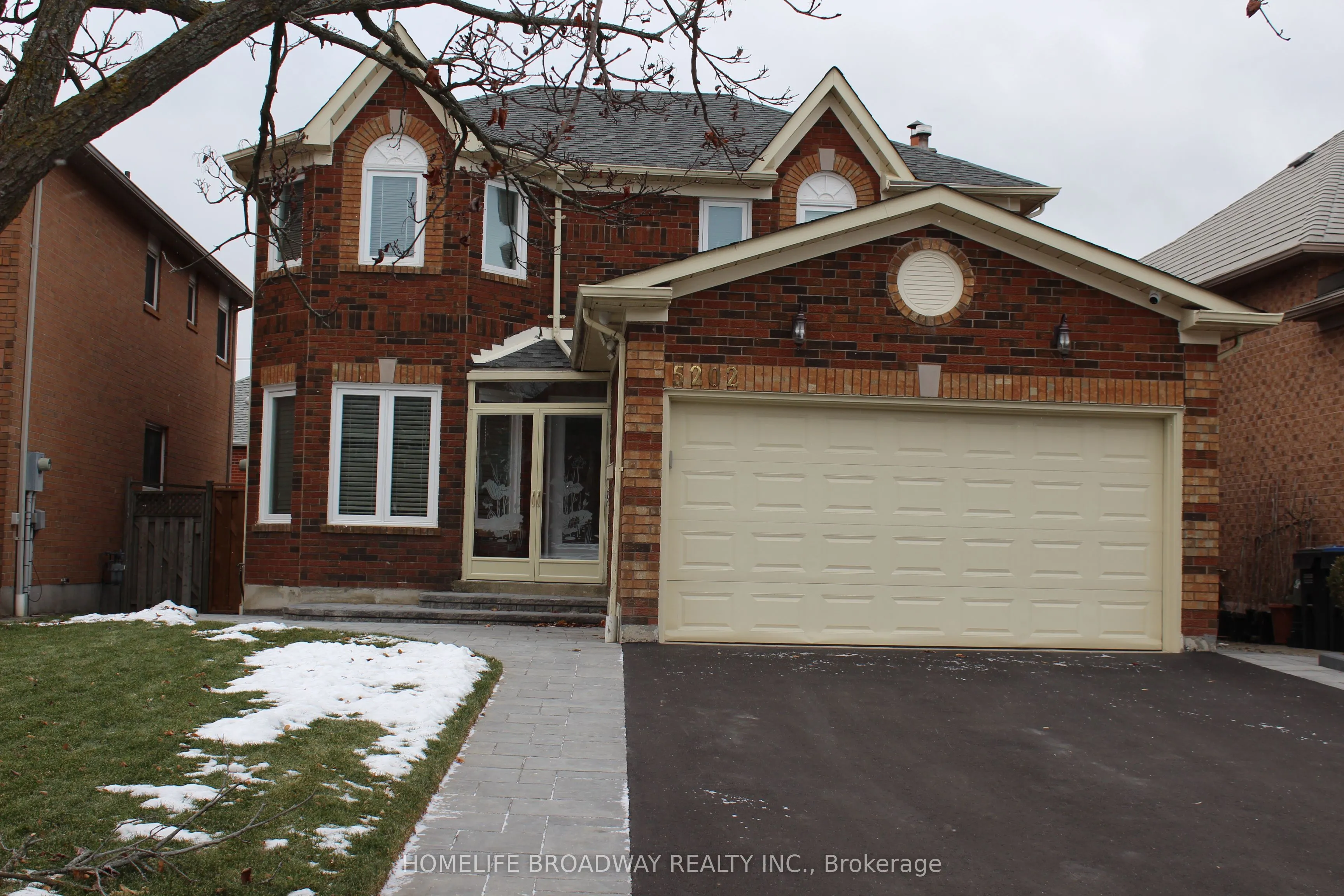 Detached Home For Lease | W12724902