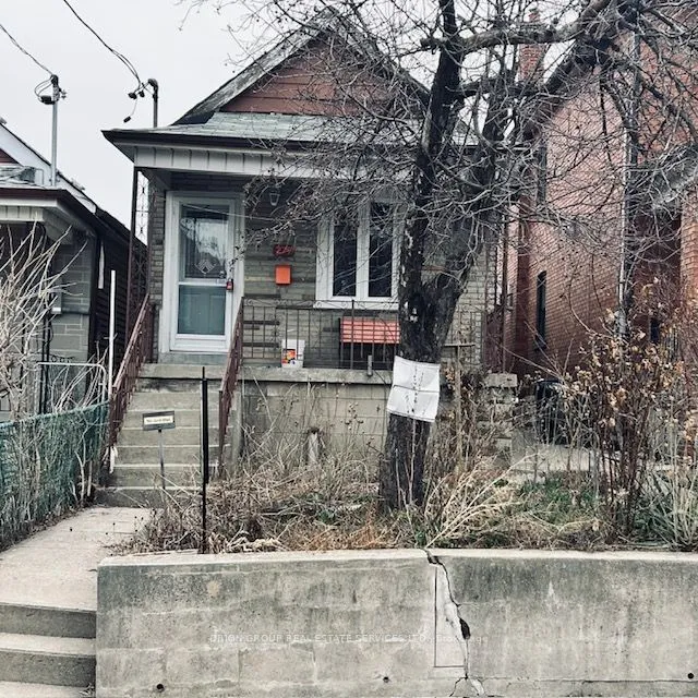 Detached Home For Sale | W12726952