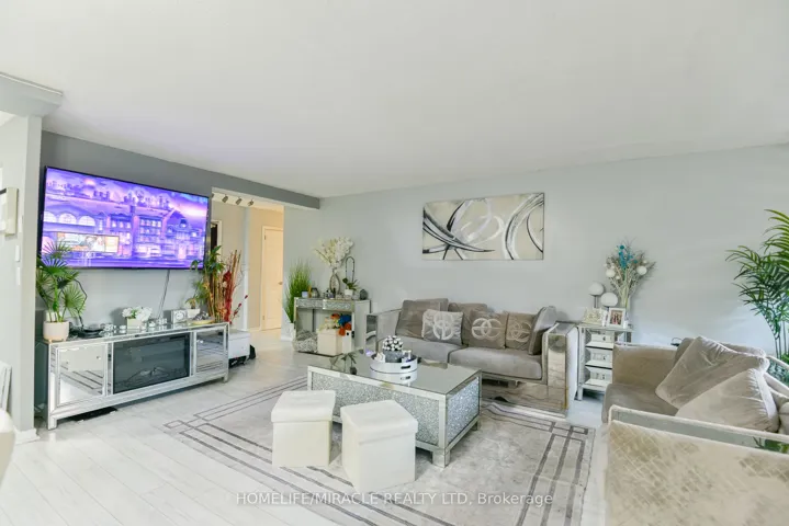 714  The West Mall  Road, Toronto W08, ON M9C 4X1