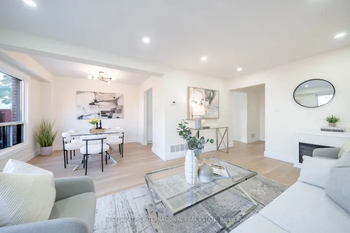 3430  Brandon Gate  Drive, Mississauga, ON L4T 3T4