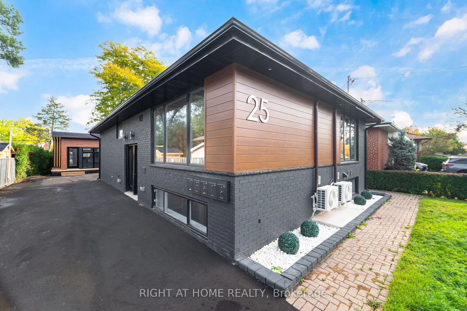 Property For Sale | W12747378