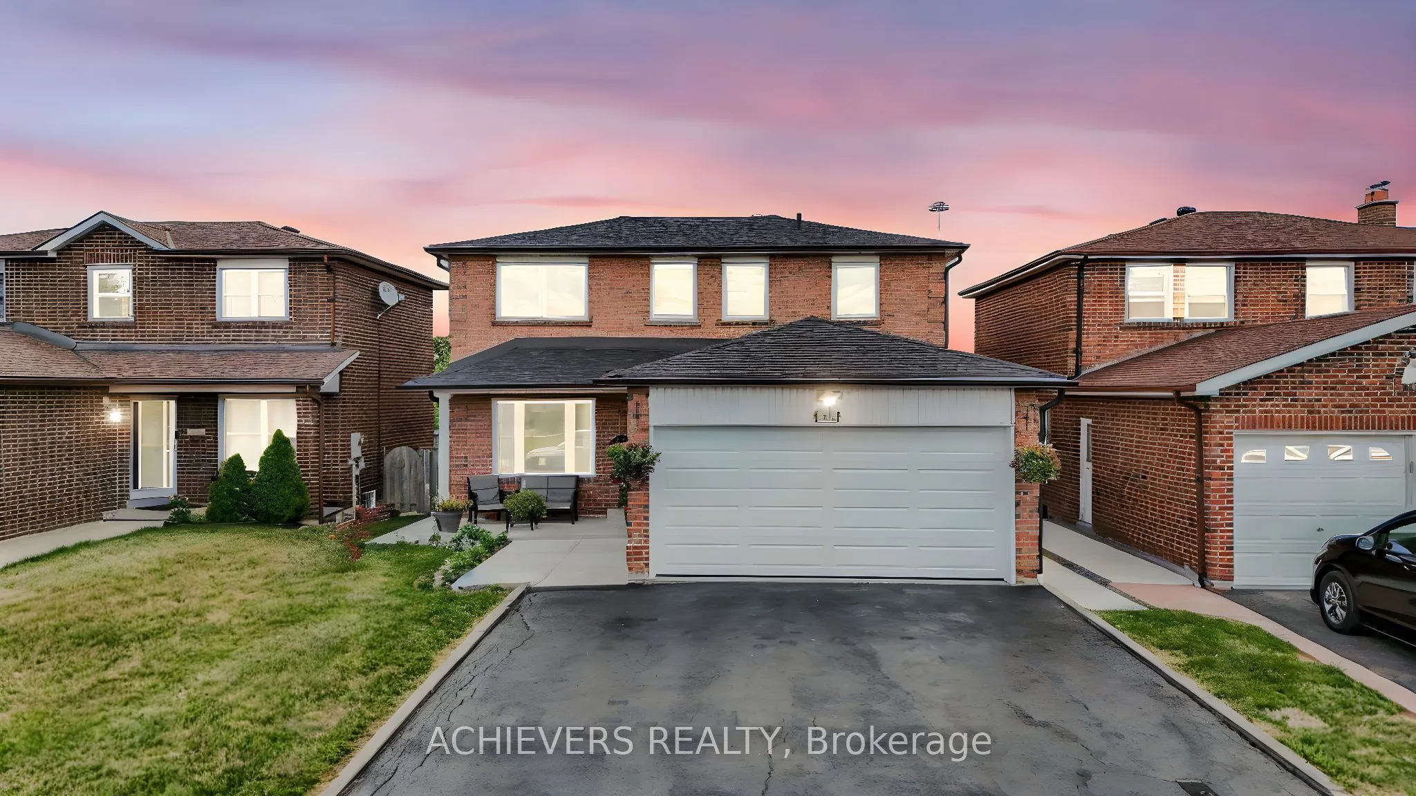 Detached Home For Sale | W12773266
