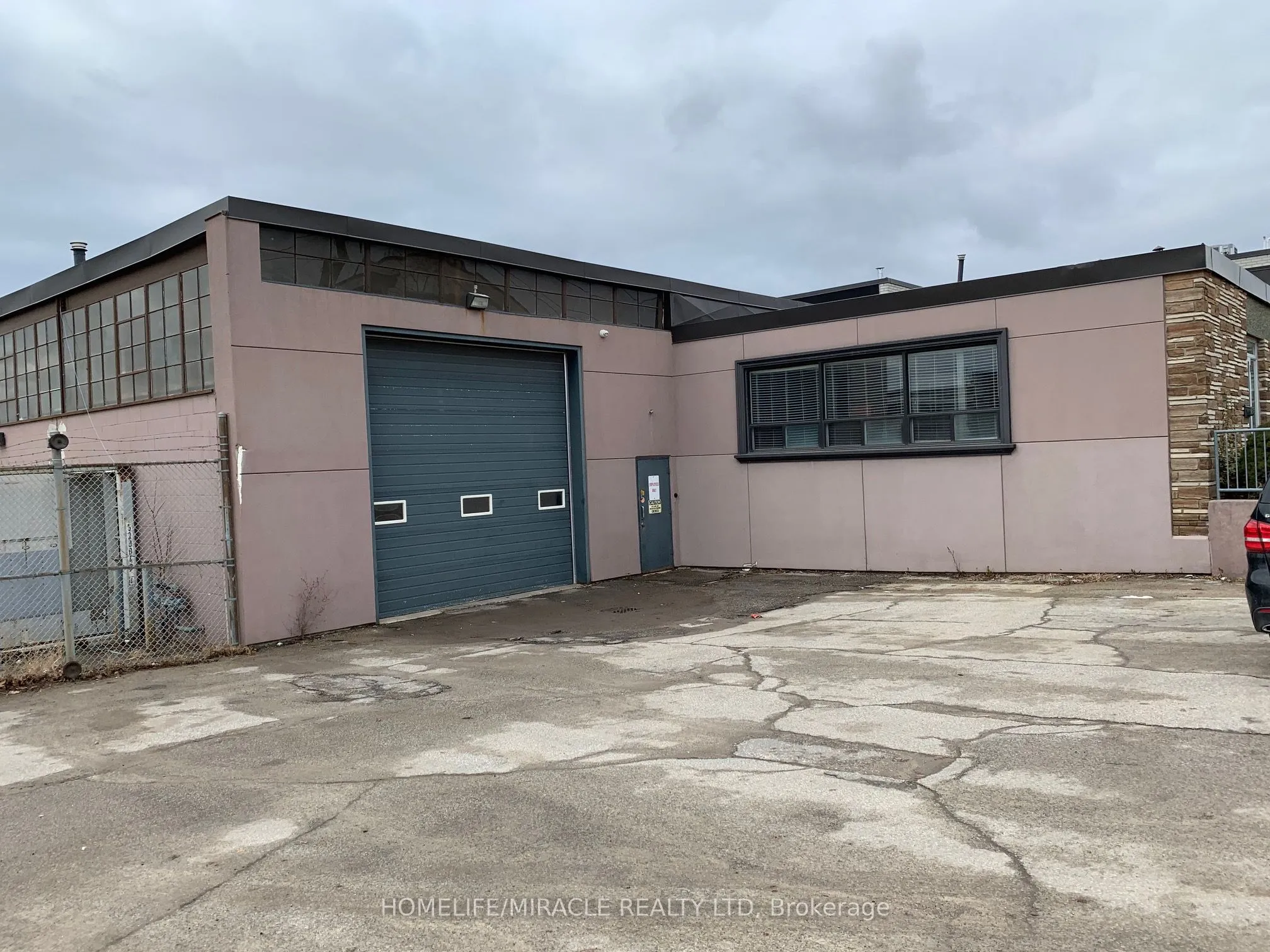 Industrial Property For Lease | W12780816