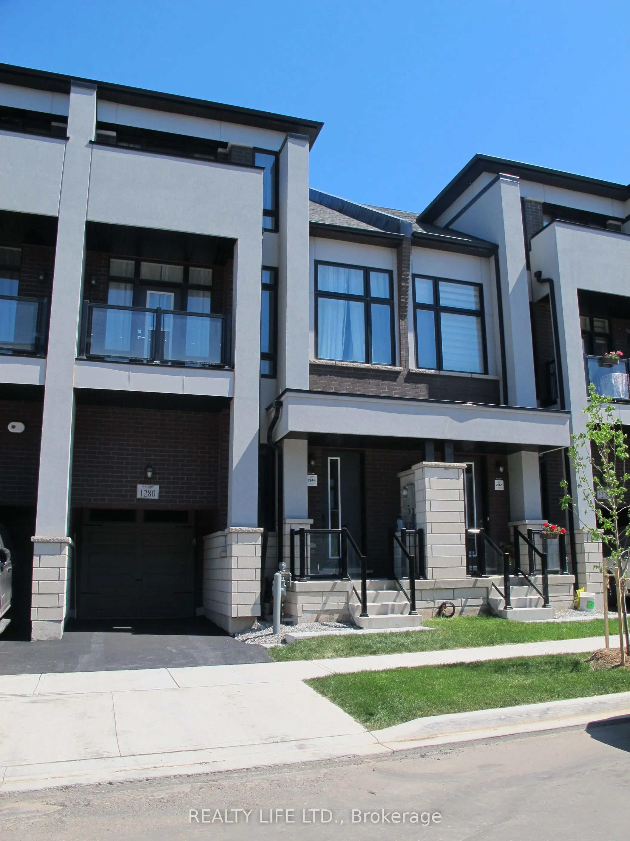 Property For Sale | W12783766