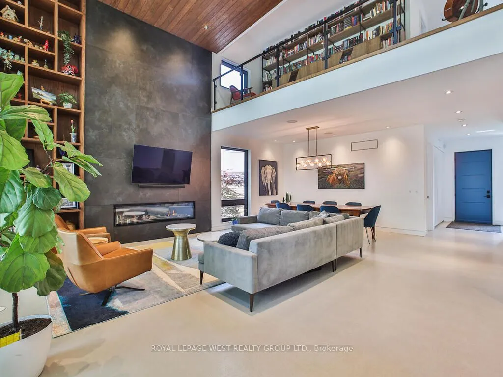 Detached Home For Sale | W12786338