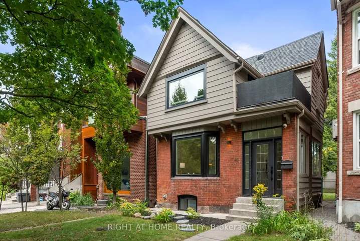 46  Hewitt  Avenue, Toronto W01, ON M6R 1Y3