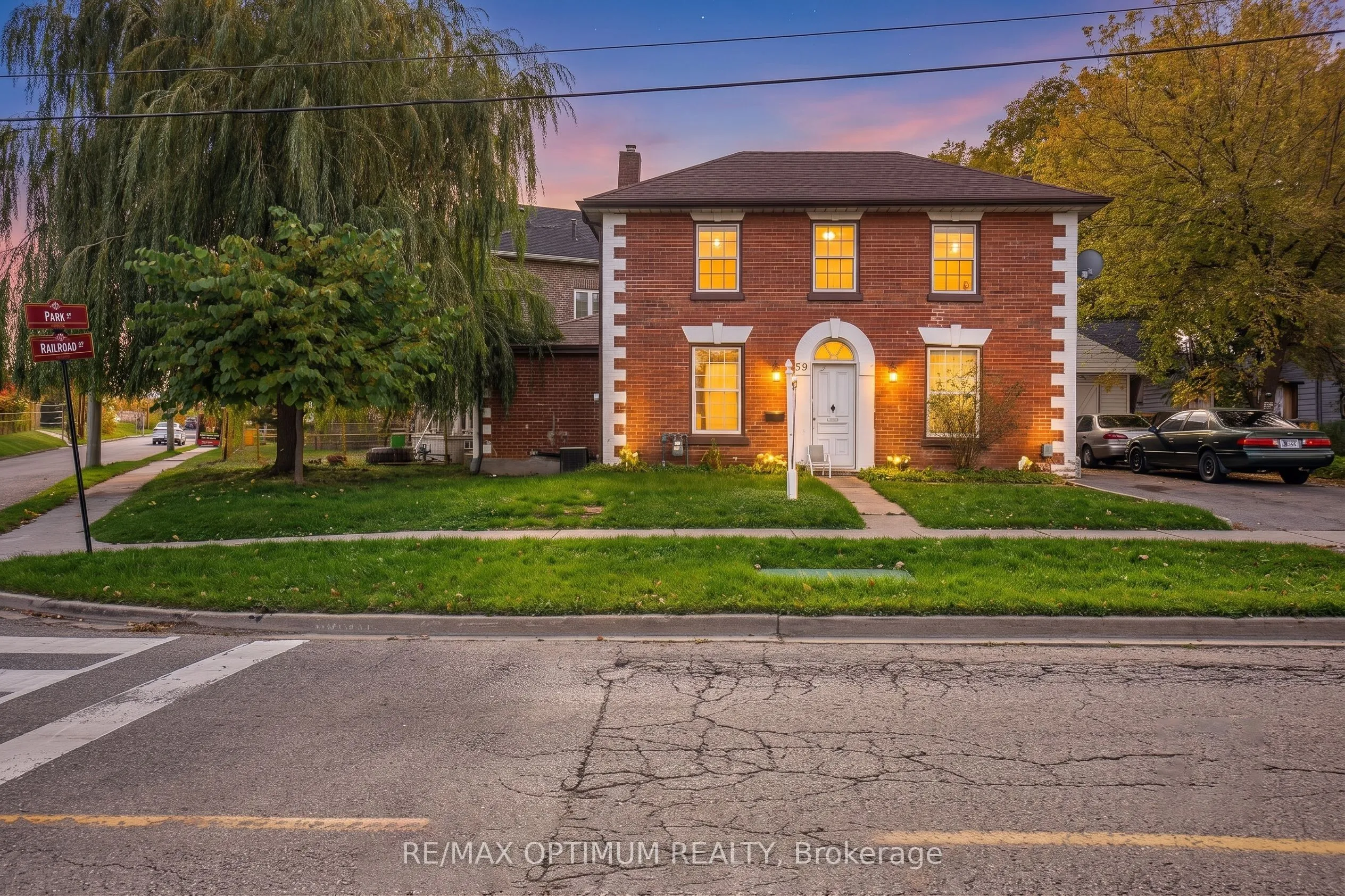 Detached Home For Sale | W12790556
