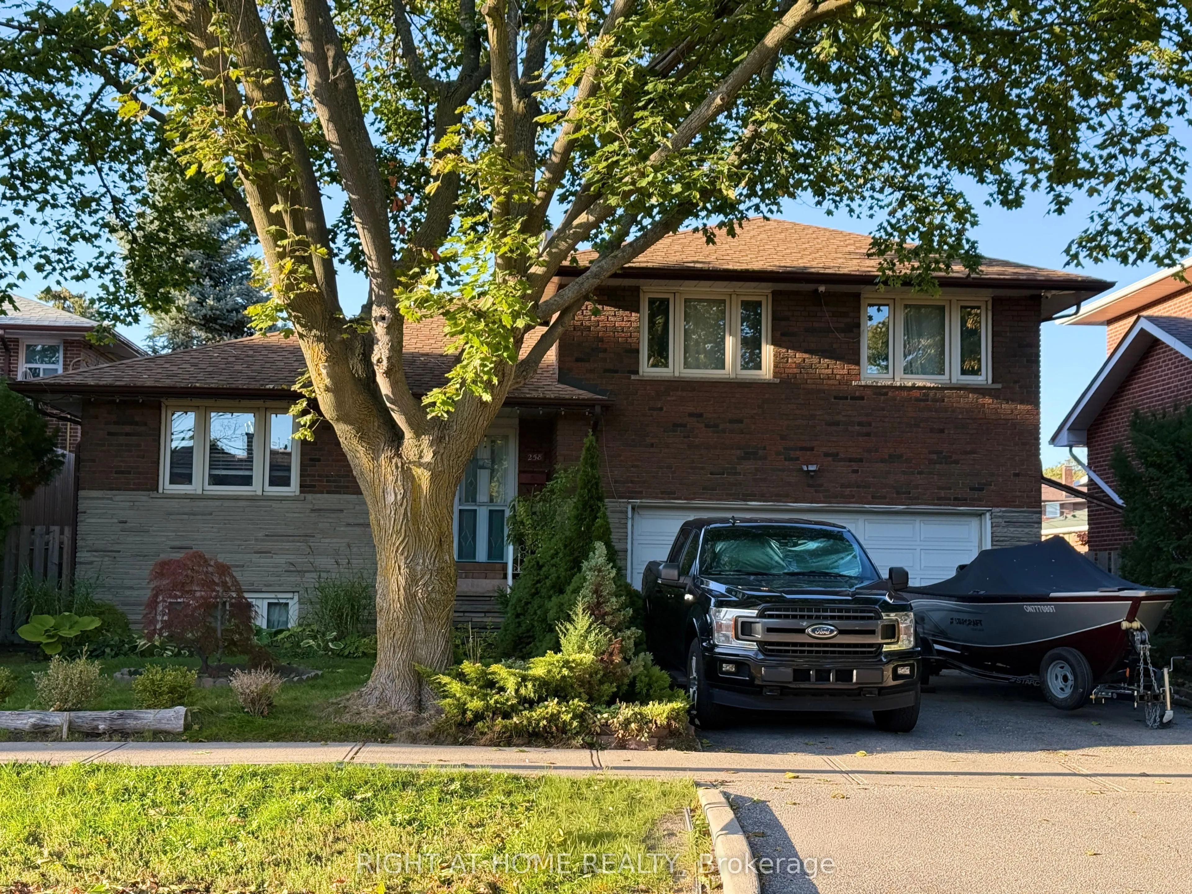 Detached Home For Sale | W12790952